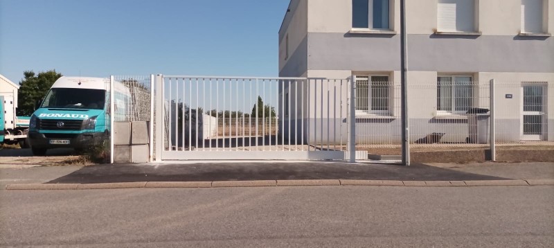  Fabricant de portail coulissant