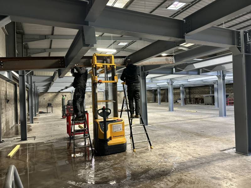 Réalisation d'une Mezzanine en Acier à Pacy-sur-Eure, près d'Évreux