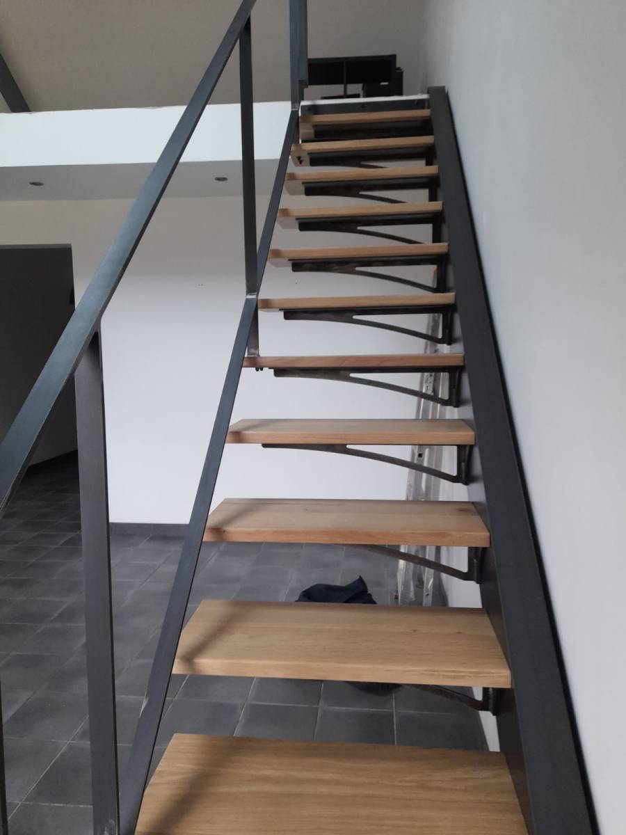 Trouver une entreprise pour la fabrication d'un escalier industriel, sur Evreux 27.