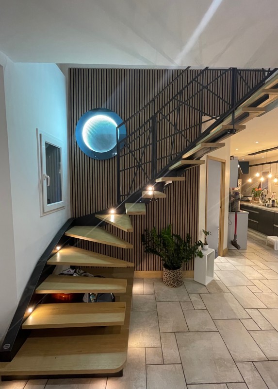 Escalier acier et panneaux acoustique